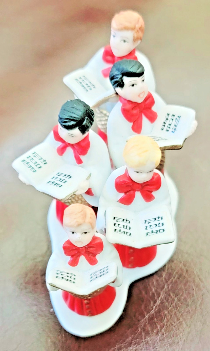 Dept. 56 Heritage Christmas in the City 1995 Choirboys All-In-A-Row #5889-2
